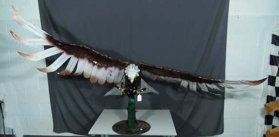LARGE VINTAGE CUSTOM MADE METAL EAGLE WALL MOUNT