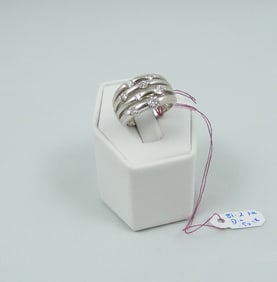 LADIES 14K W.G. & DIAMOND RING