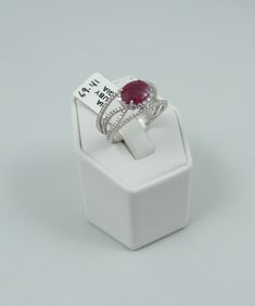 LADEIS PLATINUM, BURMESE RUBY & DIAMOND RING