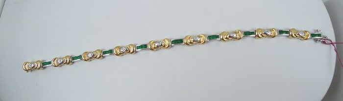 LADIES HEAVY 14K Y & W GOLD, EMERALD & DIAMOND STRAIGHT ROW BRACELET