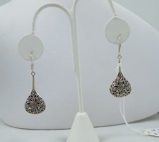 PAIR LADIES VINTAGE STERLING SILVER AND MARCACITE EARRINGS