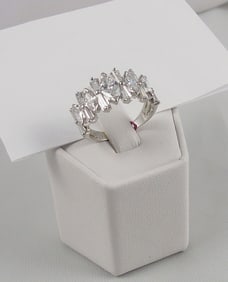 LADIES 14K W.G. & DIAMOND BAND DESIGN RING