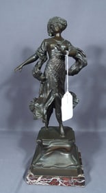 VINTAGE HEAVY BRONZE SCULPTURE OF WOMAN