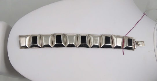 VINTAGE HEAVY STERLING SILVER & ONYX BRACELET