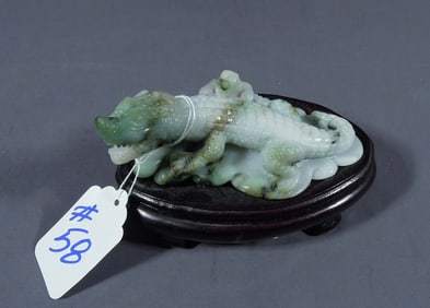 HAND CARVED CHINESE JADE ALLIGATOR SCULPTURE WITH BABY ON BACK