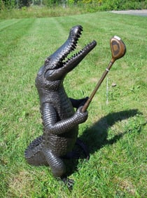 HUMOROUS HEAVY BRONZE SCULPTURE OF ALLIGATOR GOLFER