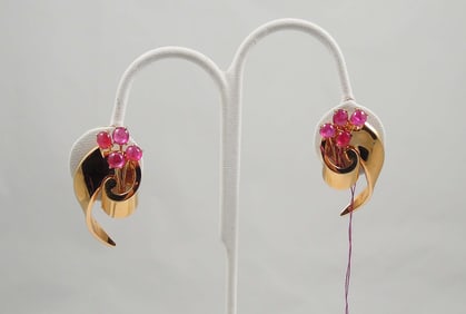 PAIR VINTAGE RETRO 14K Y.G. & CABOCHON RUBY EARRINGS
