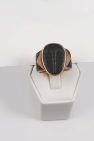 VERY UNUSUAL GENTLEMEN'S CUSTOM MADE 18K Y.G. & TRILOBITE RING
