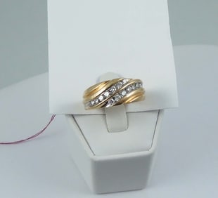 GENTLEMEN'S HEAVY 14K Y.G. & DIAMOND BAND DESIGN RING