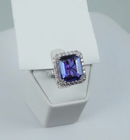 LADIES PLATINUM, TANZANITE & DIAMOND RING
