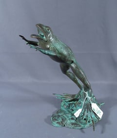 HEAVY BRONZE SCULPTURE OF JUMPING FROG
