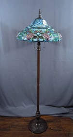 TALL METAL AND LEADED GLASS FLOOR LAMP