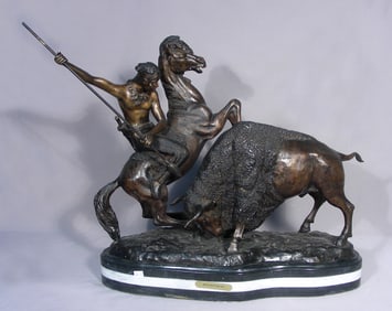 FABULOUS BRONZE SCULPTURE "BUFFALO HUNT"