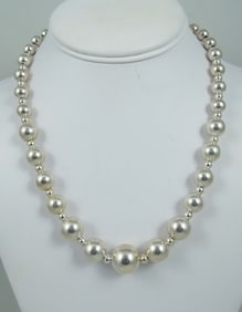 LADIES LARGE STERLING SILVER GRADUATED BEAD NECKLACE
