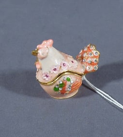 FINE METAL, ENAMEL & RHINESTONE CHICKEN TRINKET BOX