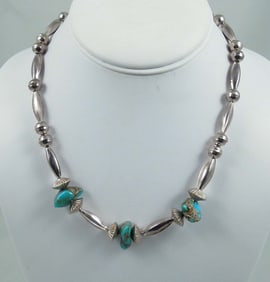 LADIES VINTAGE STERLING SILVER AND TURQUOISE NECKLACE