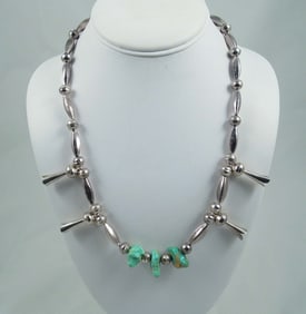 FINE LADIES VINTAGE STERLING SILVER & TURQUOISE NECKLACE