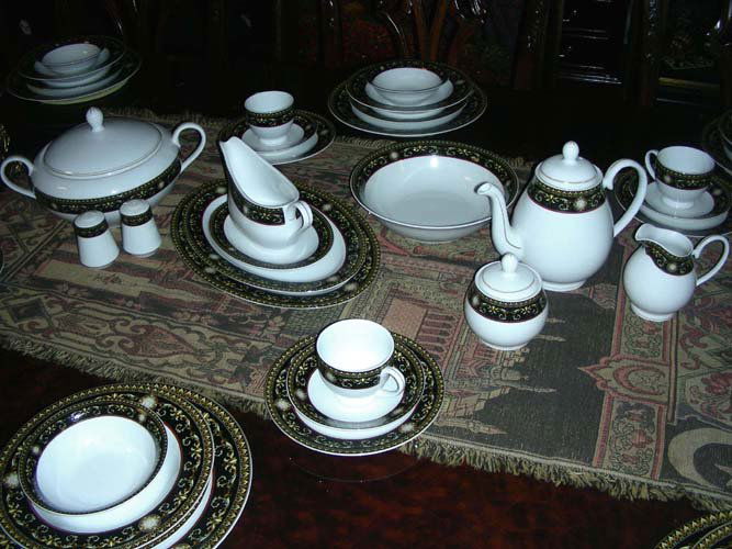 BEAUTIFUL 98 PIECE SET OF ITALIAN VERSACE STYLE CHINA B: BEAUTIFUL 98 PIECE SET OF ITALIAN VERSACE STYLE CHINA BY F. LIMOGES Place setting for 12.