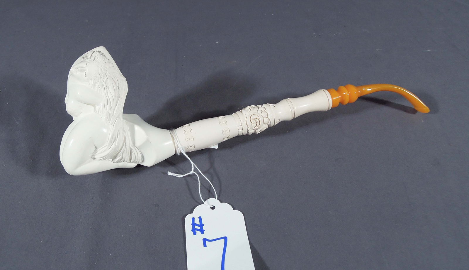 VINTAGE VERY FINE HAND CARVED MEERSCHAUM PIPE (1 of 2)