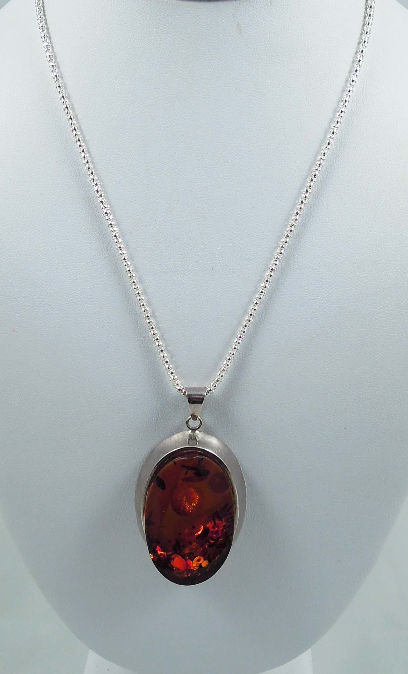 LADIES LARGE STERLING SILVER & AMBER NECKLACE (1 of 1)