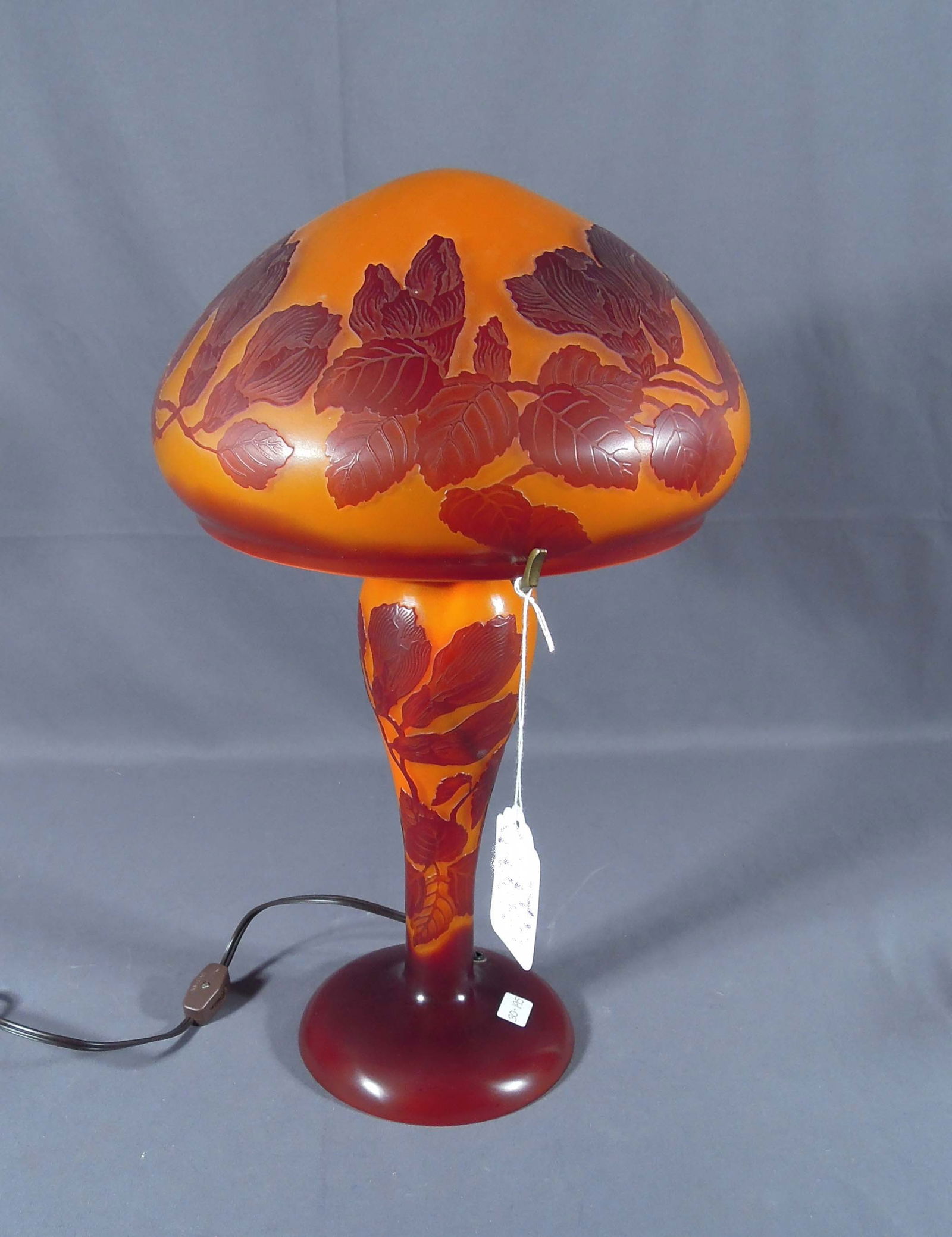 BEAUTIFUL ART GLASS GALLE STYLE TABLE LAMP (1 of 2)