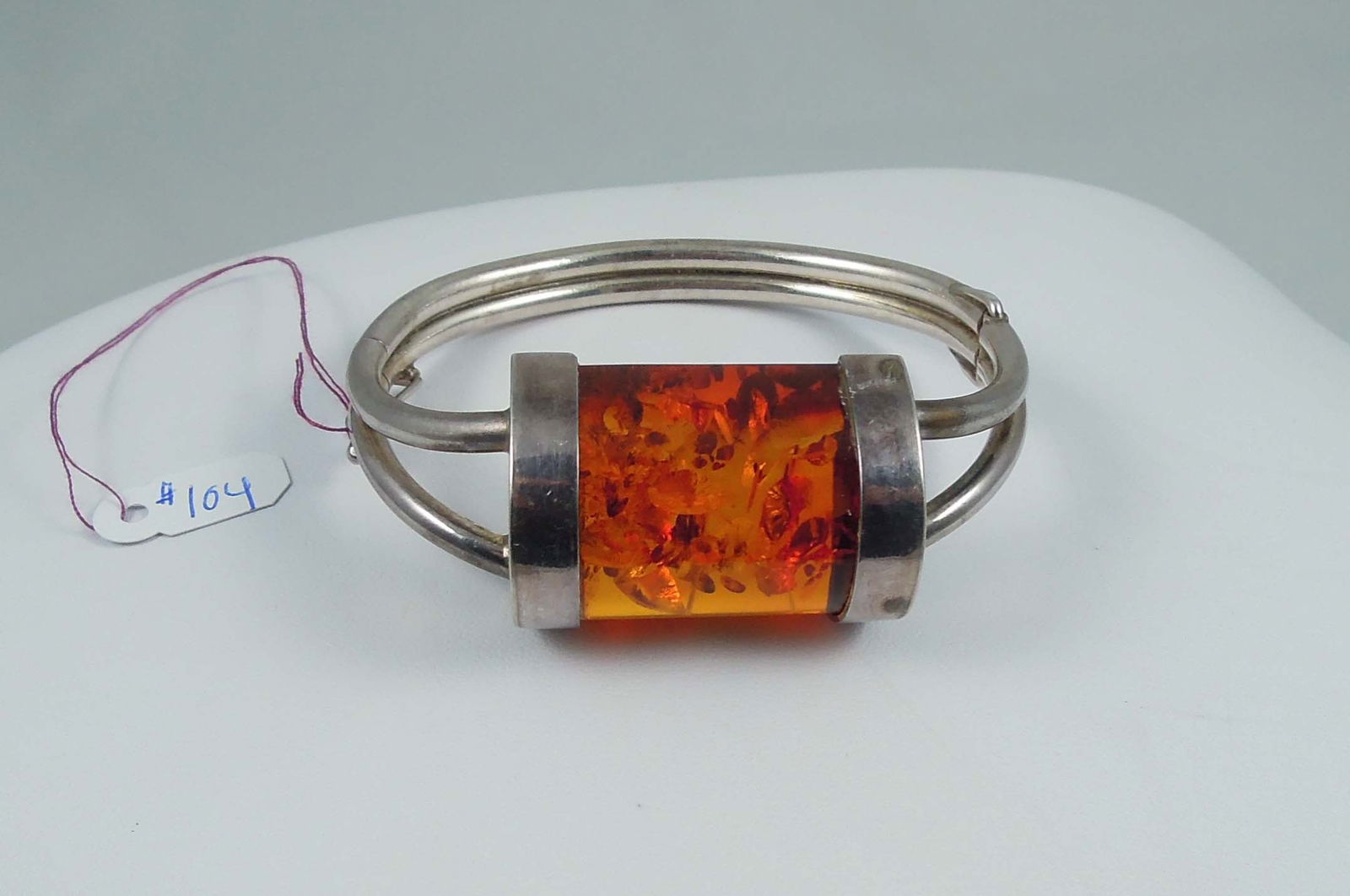 BEAUTIFUL LADIES VINTAGE STERLING SILVER & AMBER BANGLE BRACELET (1 of 1)