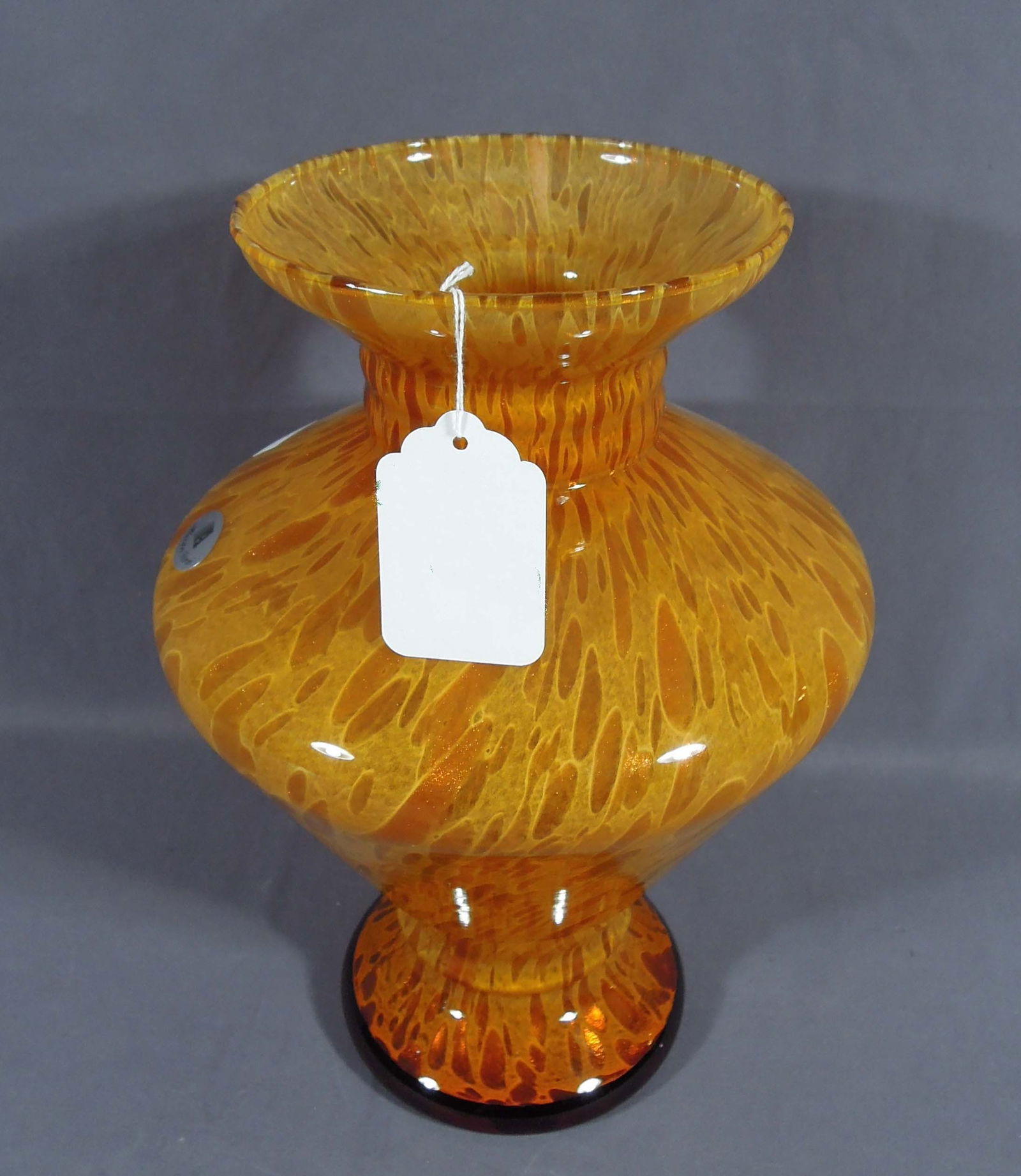ORIGINAL ITALIAN MURANO ART GLASS VASE (1 of 2)