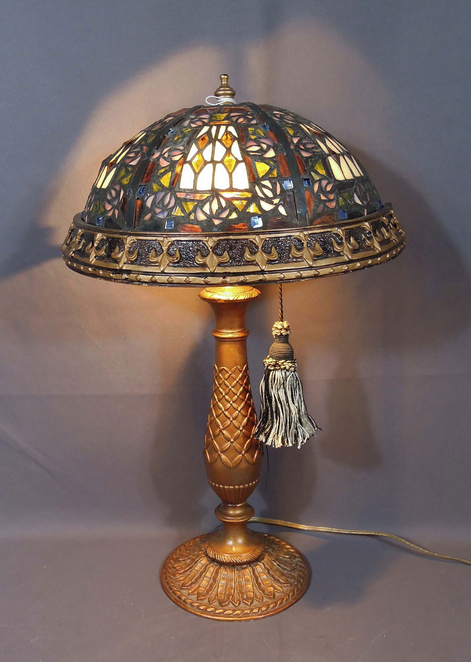 UNUSUAL VINTAGE HALF TABLE LAMP (1 of 2)