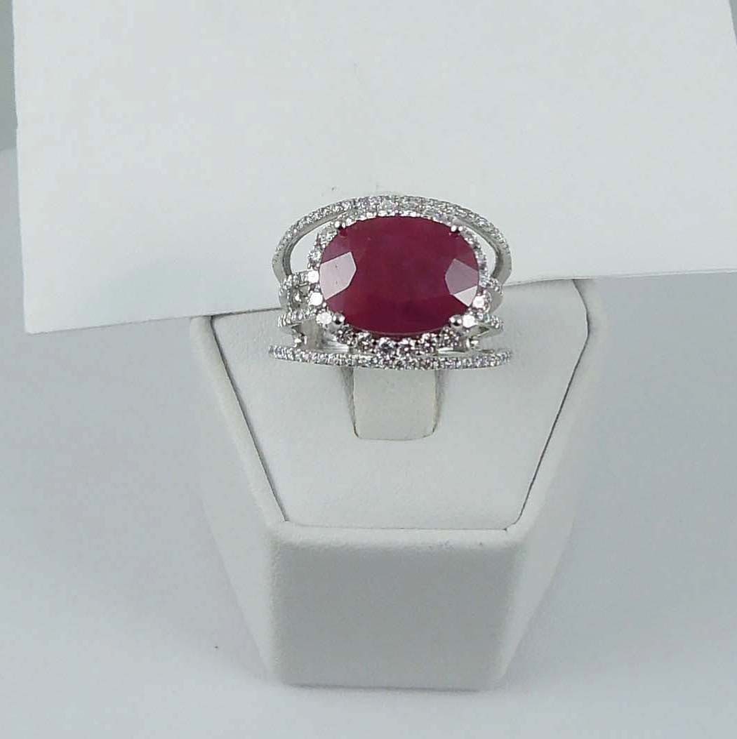 LADIES BEAUTIFUL 18K W.G., RUBY & DIAMOND RING (1 of 1)