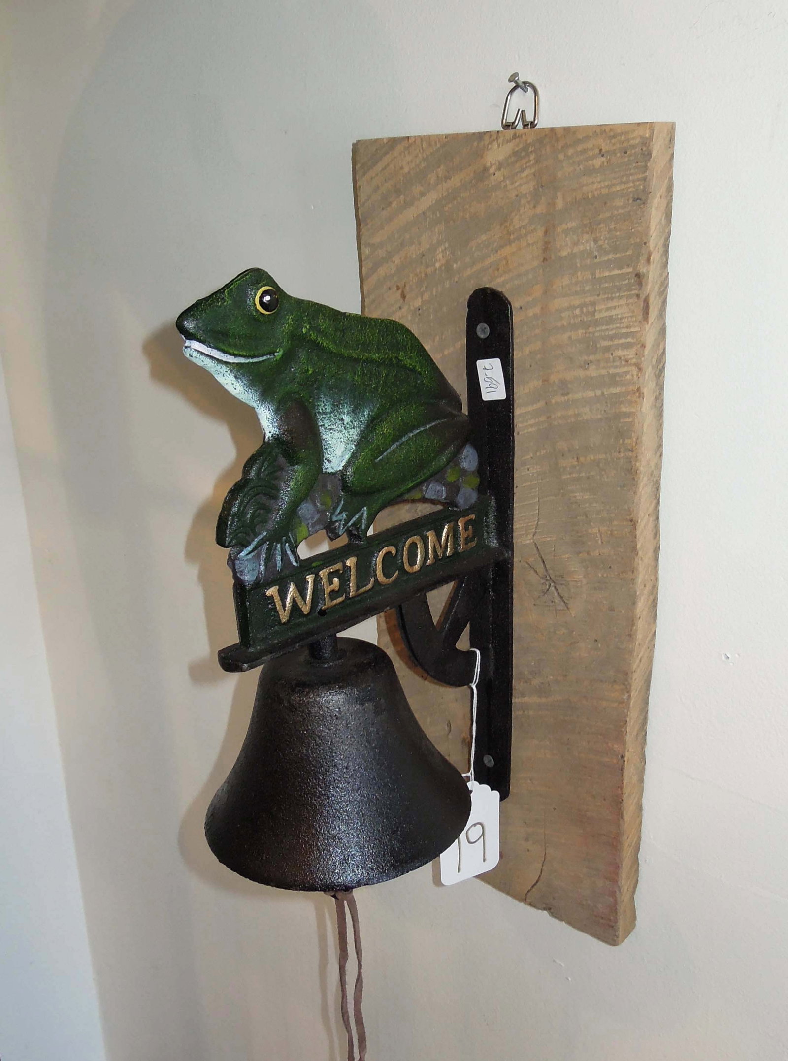 HEAVY CAST IRON FROG MOTIF BELL (1 of 1)