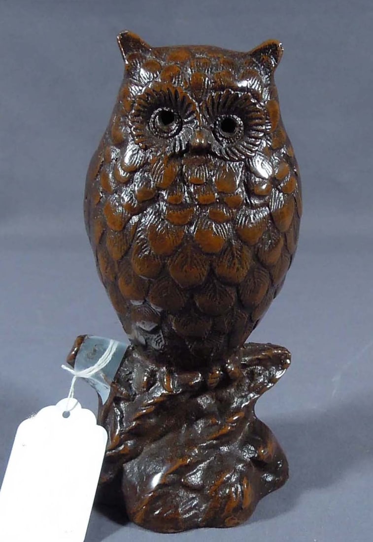 VINTAGE SMALL SCALE BRONZE SCULPTURE OF OWL: Fine detail. 8" high, 4" dia.