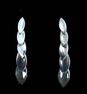 PAIR STERLING SILVER DANGLE EARRINGS: Leaf shaped sterling silver dangle earrings