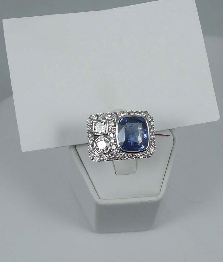 SPECTACULAR OSCAR FREIDMAN PLATINUM, SAPPHIRE AND DIAMOND RING (1 of 3)
