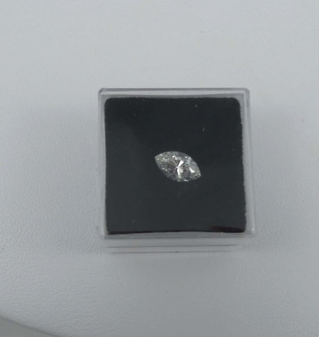 APPROX. 1.02 CTS. MARQUISE CUT LOOSE DIAMOND: Approx. grading SI2 clarity, H-I color.