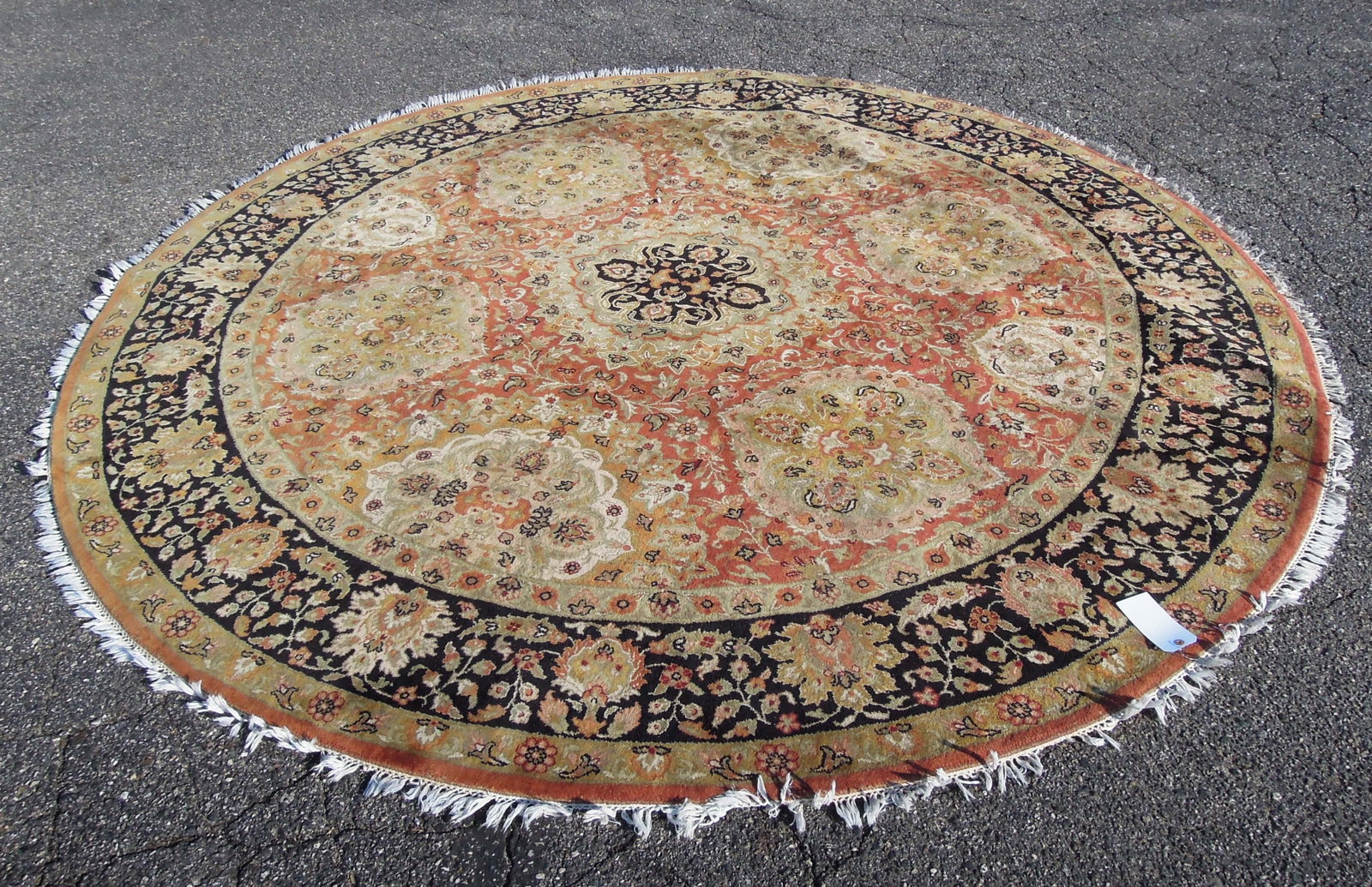 FINE HAND KNOTTED RAJASTHAN ROUND AREA RUG: Very good condition. 8.10 dia.