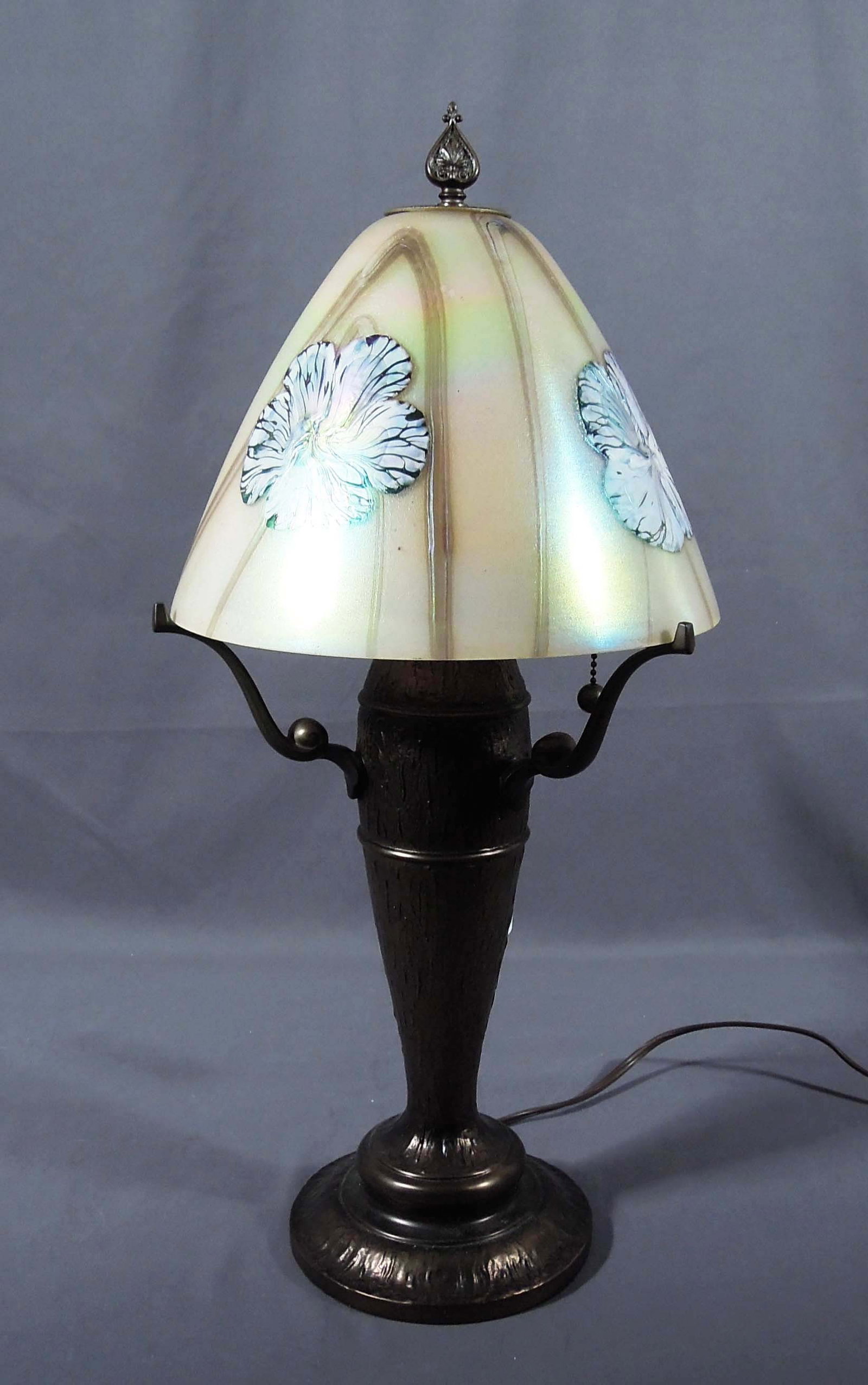 ORIGINAL VINTAGE SIGNED TODD PHILLIPS QUOIZEL ART GLASS IRIDESCENT TABLE LAMP: Circa 1970's. Signed on shade. 23" high, 10 1/2" dia.
