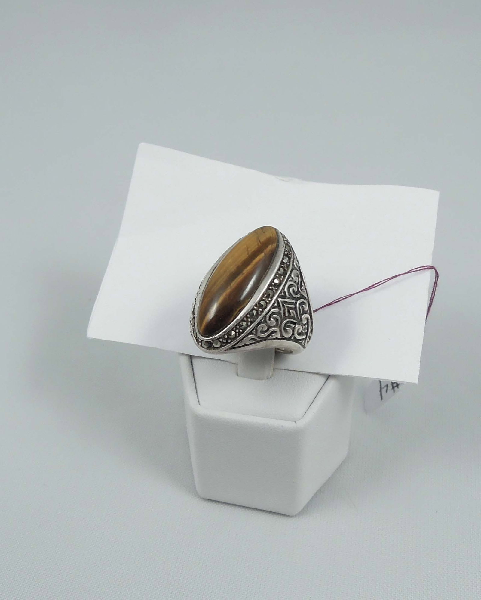 LADIES VINTAGE STERLING SILVER, TIGER EYE & MARCASITE RING (1 of 1)