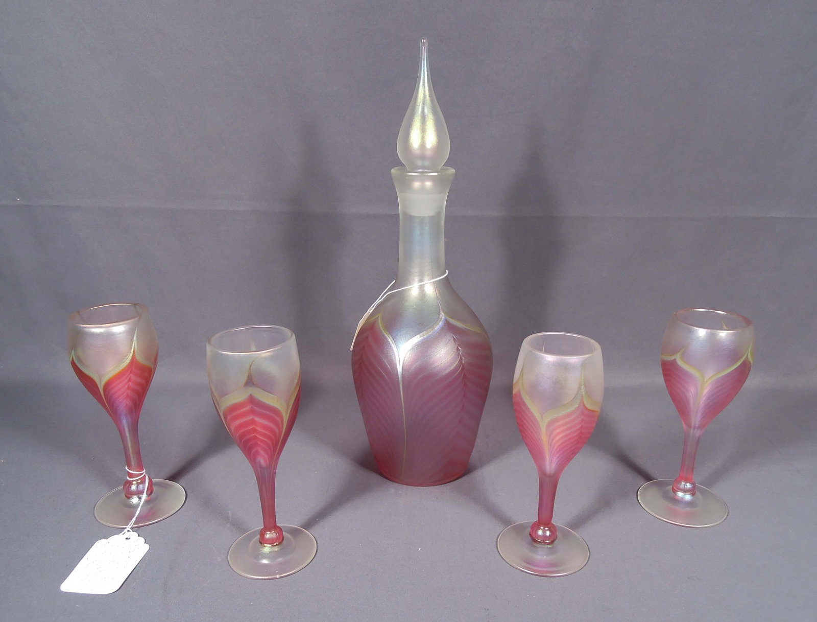 SIGNED STEVEN CORREIA ART GLASS DECANTER WITH FOUR GOBLETS (1 of 5)