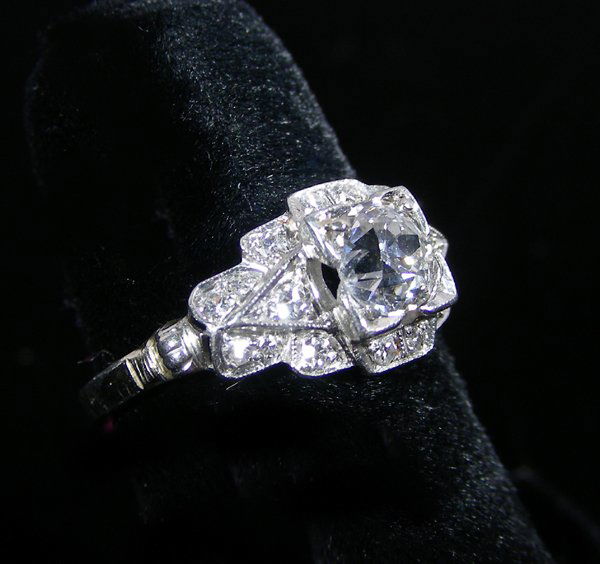 LADIES ANTIQUE PLATINUM AND OLD MINE CUT DIAMOND RING (1 of 1)