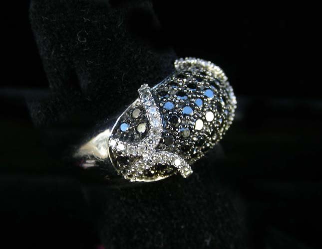 LADIES 14K WHITE GOLD, BLACK AND WHITE DIAMOND RING (1 of 1)