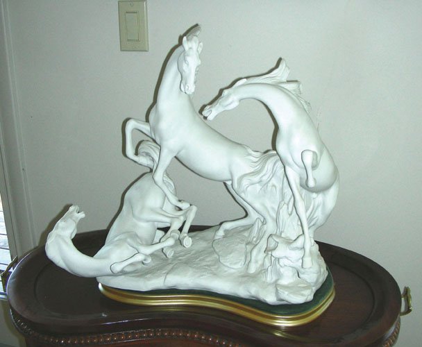 RETIRED LLADRO "HORSE GROUP IN WHITE" (1 of 1)