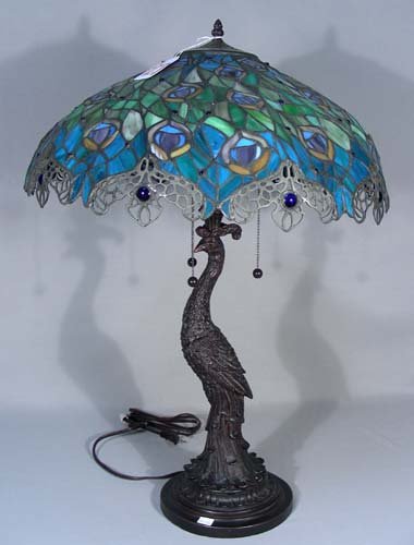 LEADED GLASS "PEACOCK" MOTIF TABLE LAMP (1 of 3)