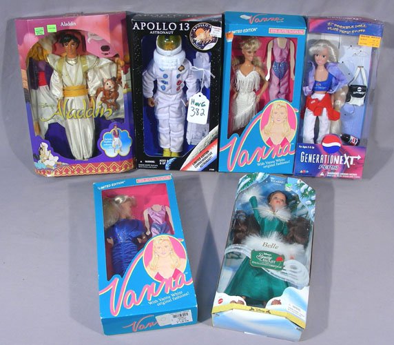 GROUP OF MISC. DOLLS (1 of 1)