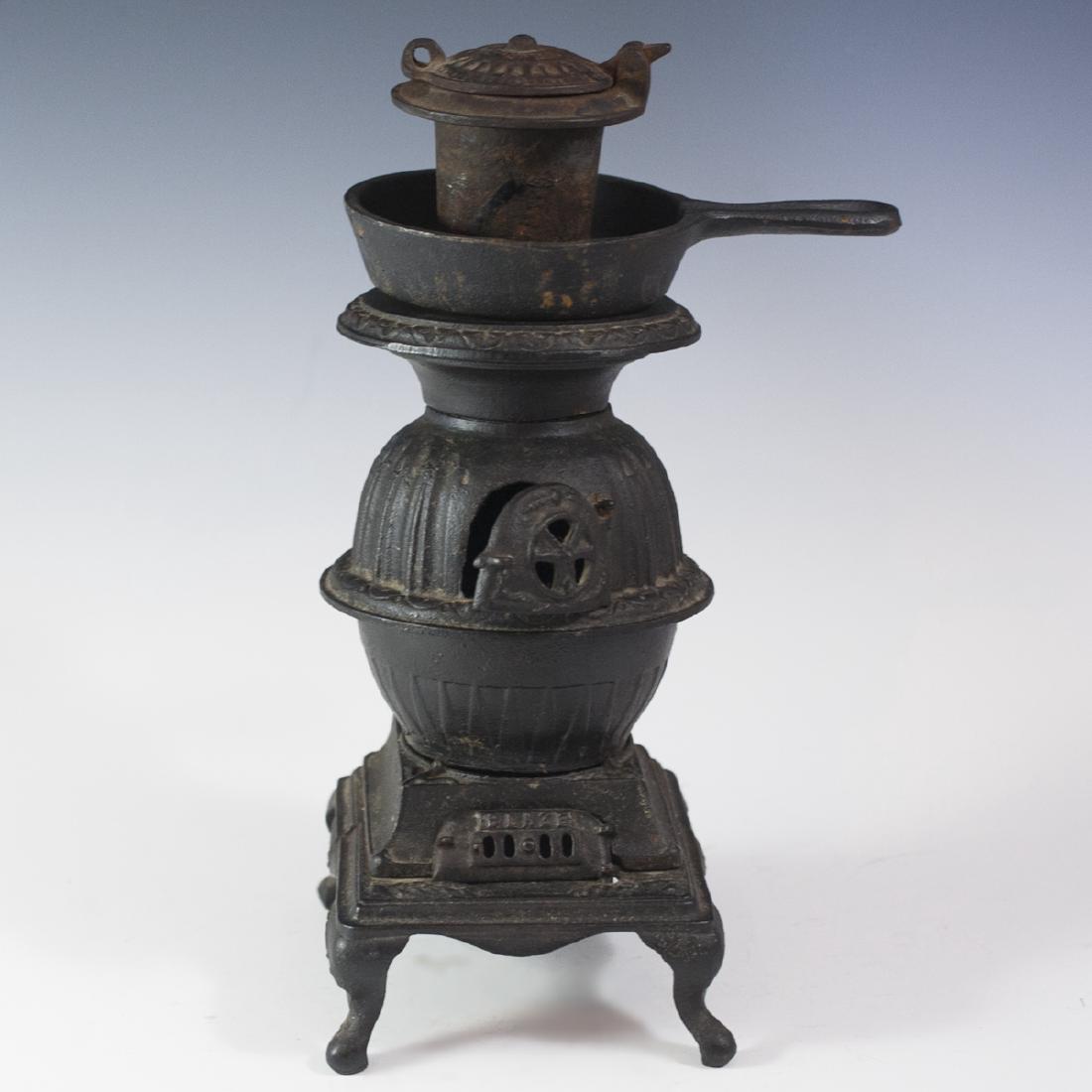 Miniature "Blaze" Cast Iron Salesman Stove (1 of 4)