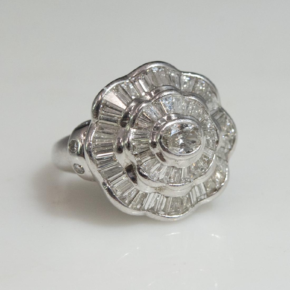 18kt Gold Diamond Ladies Ring (1 of 5)