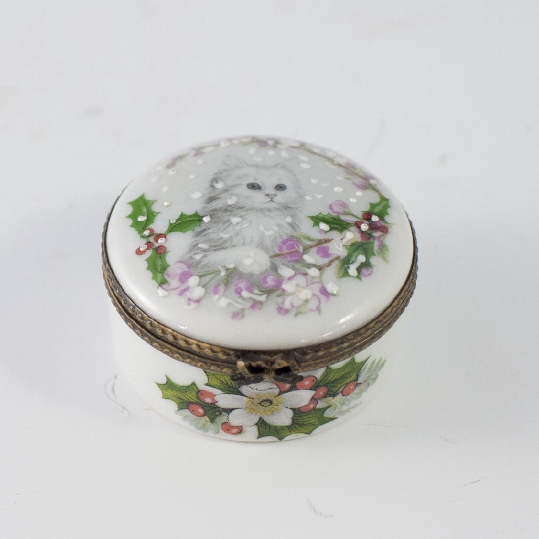 La Gloriette Enameled Limoges Porcelain Pill Box (1 of 4)