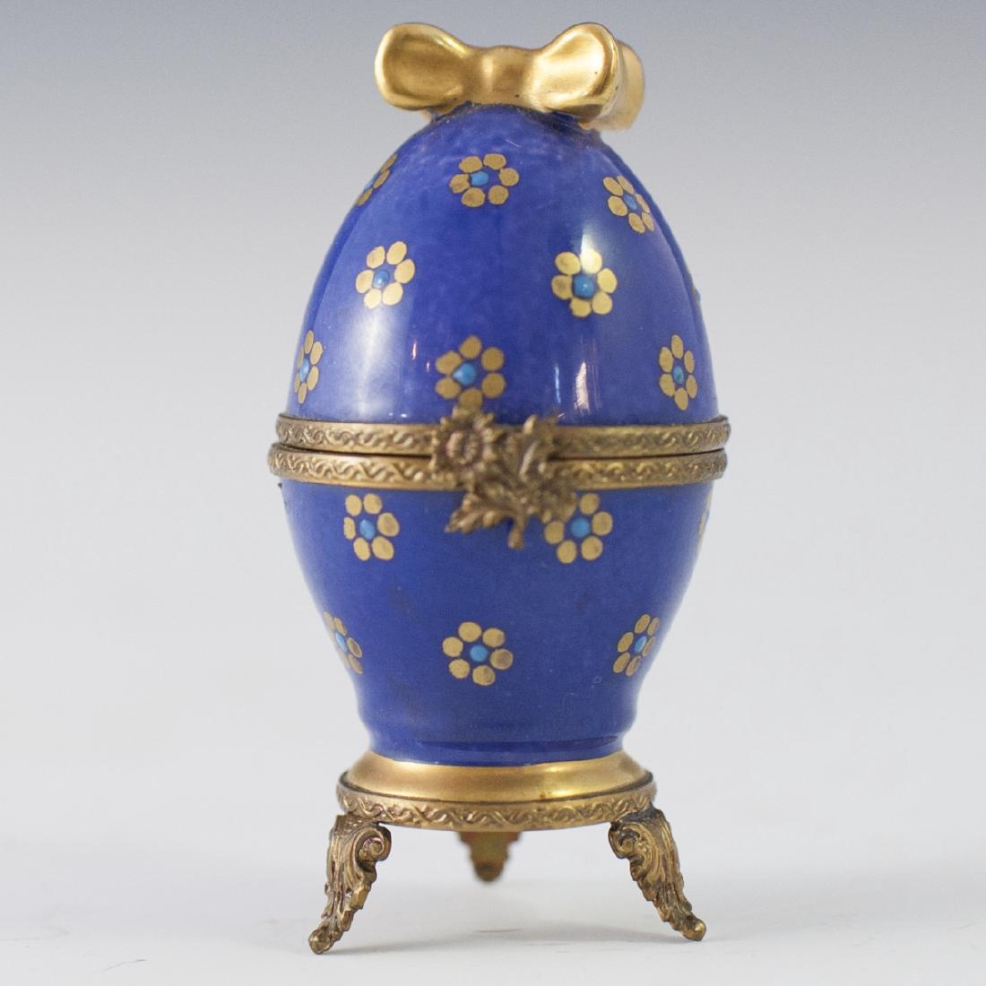 Parry & Vielle Limoges Porcelain Pill Box (1 of 2)