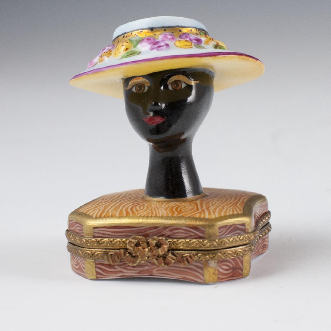 "La Vie En Rose" Porcelain Limoges Pill Box (1 of 3)