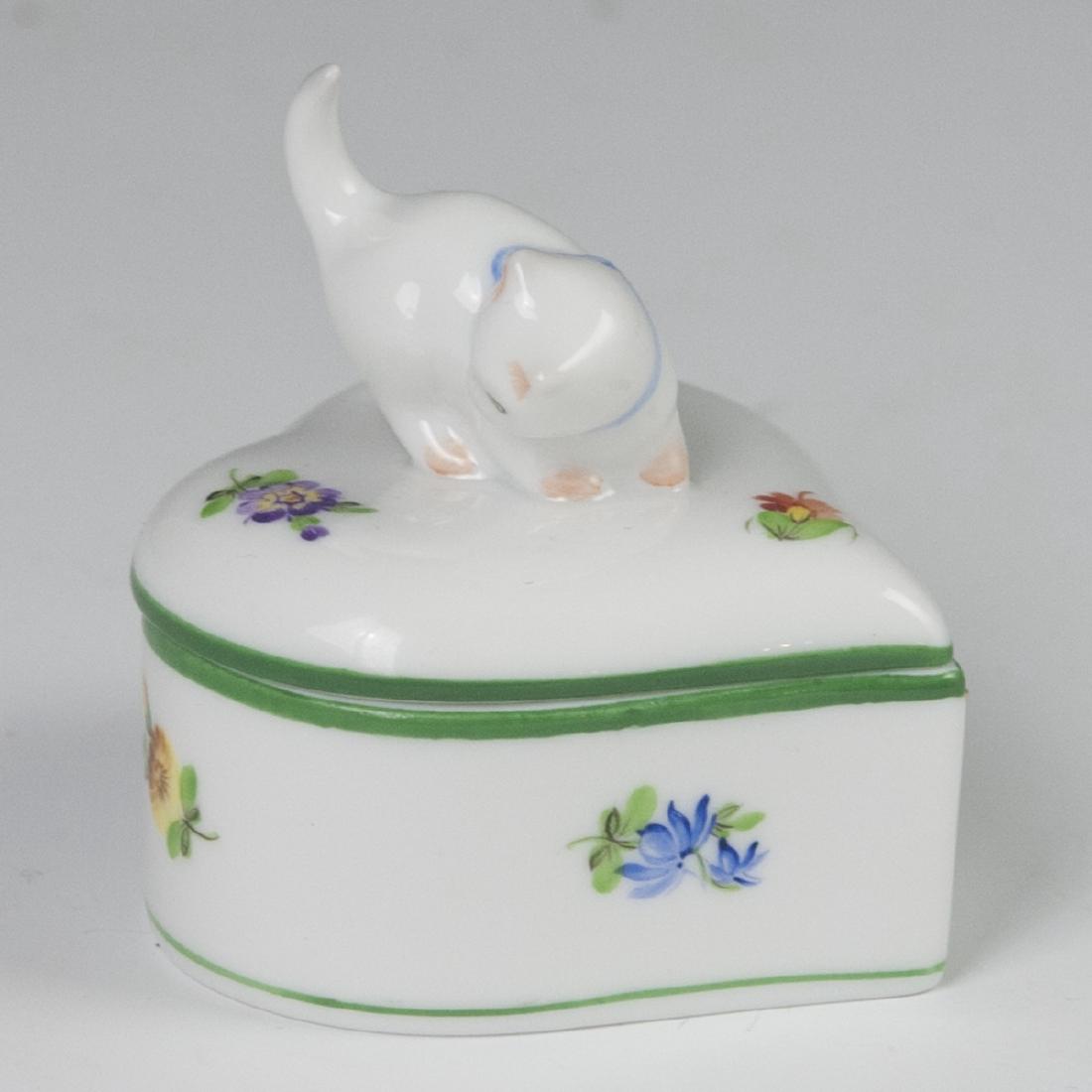 Herend "Lindsay"  Heart Shaped Trinket Box (1 of 6)