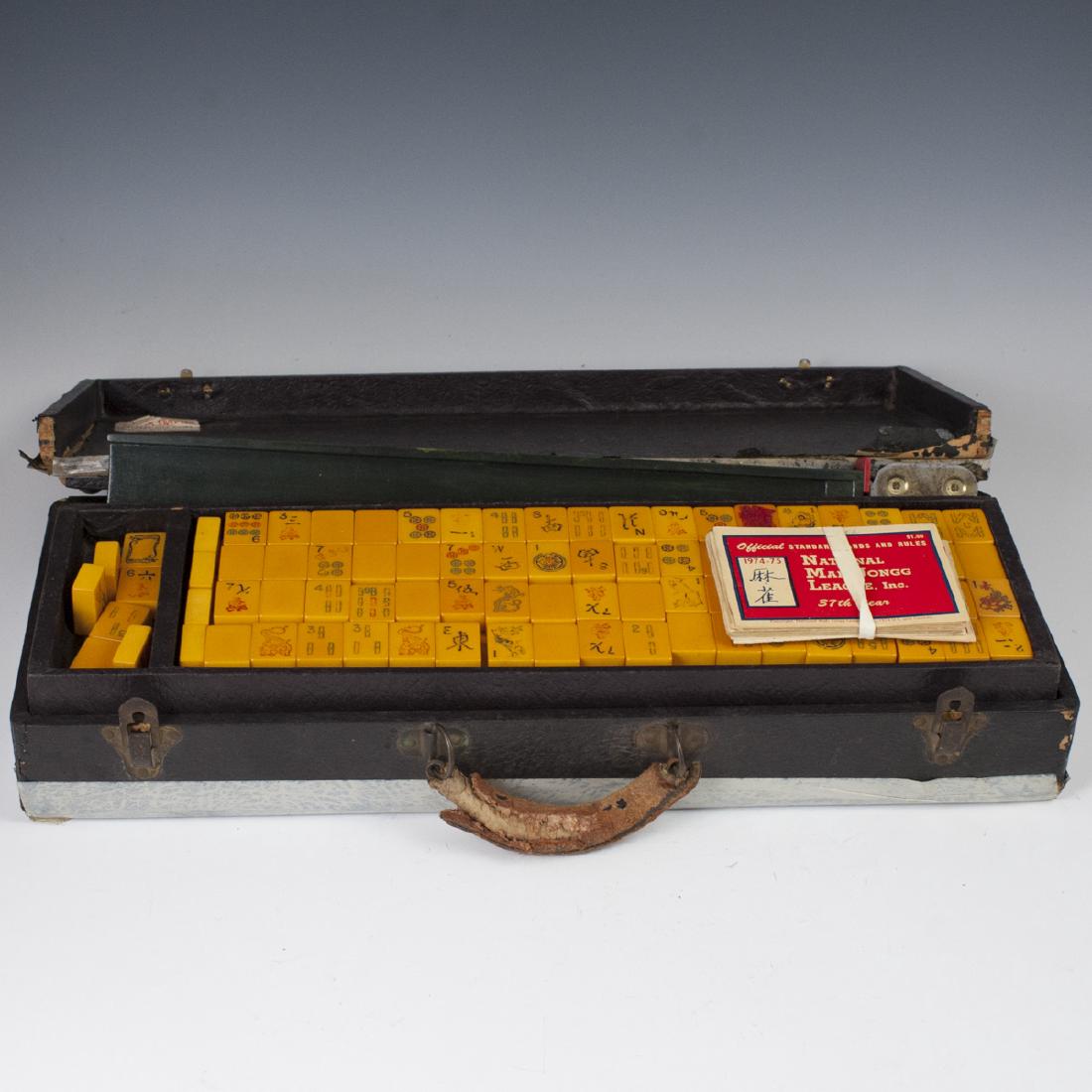 Vintage Ten Flowers Bakelite Mahjong Set (1 of 5)